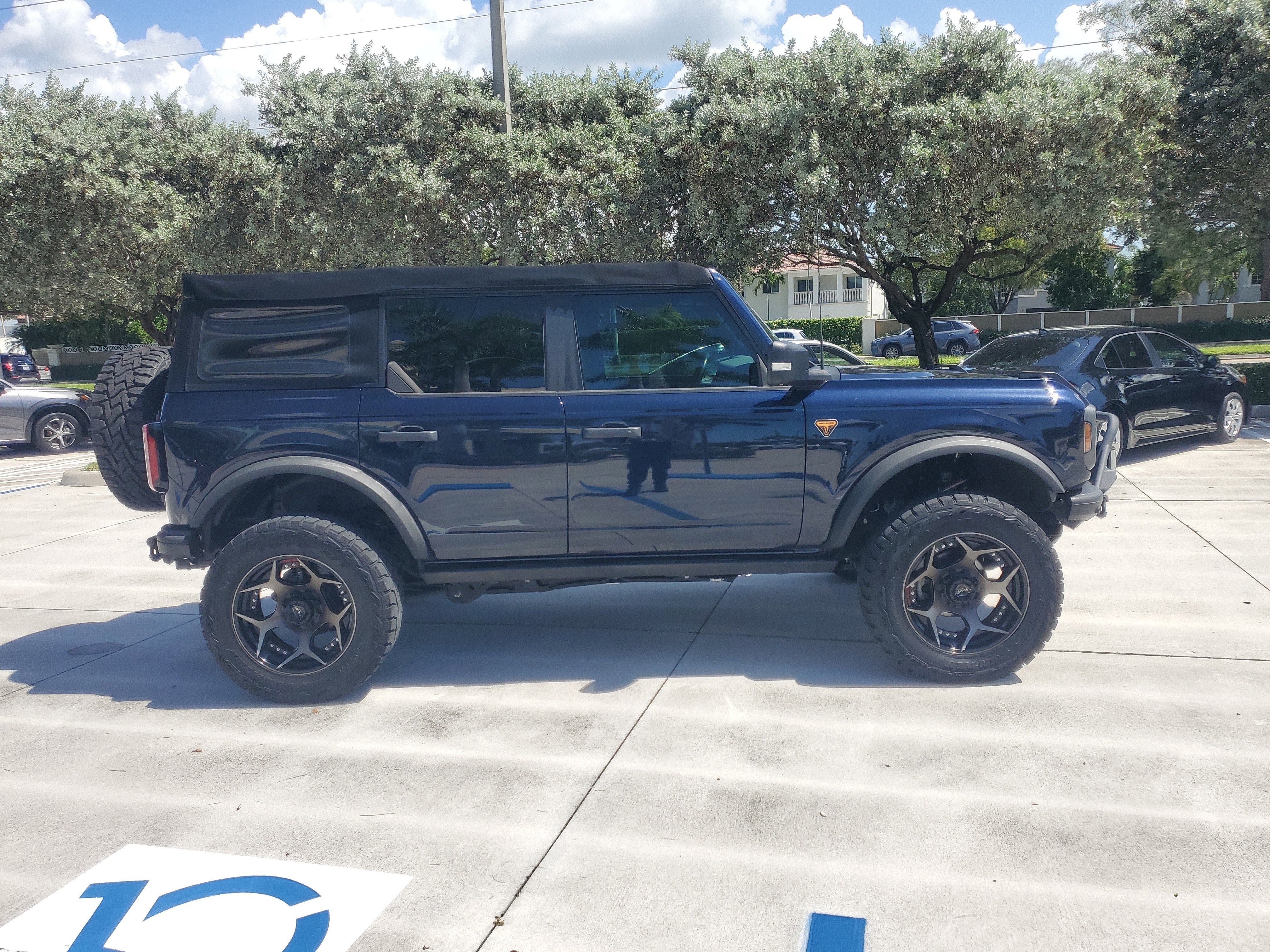 Used 2021 Ford Bronco Badlands image 12
