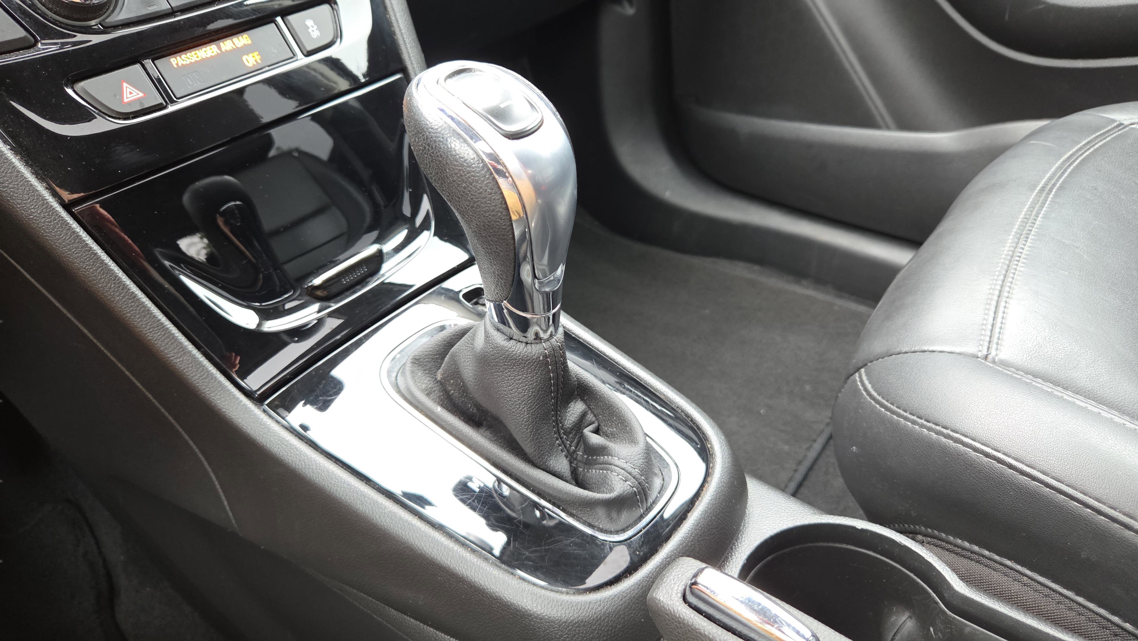 Used 2018 Buick Encore Essence FWD image 23