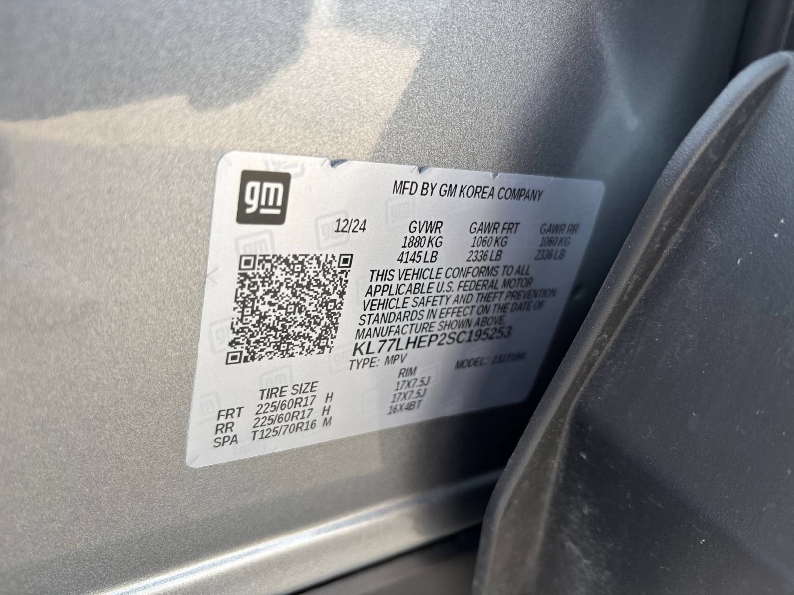 Used 2025 Chevrolet Trax LT FWD image 28