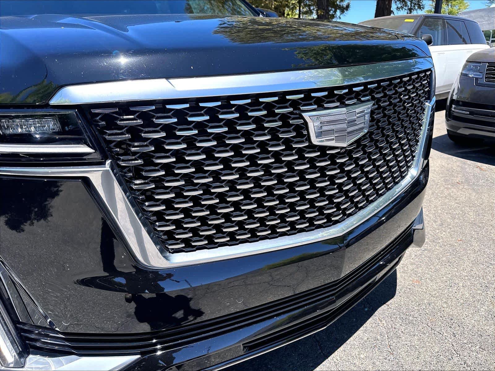 Used 2024 Cadillac Escalade Premium Luxury w/ LPO, Floor Liner Package AWD/4WD image 33
