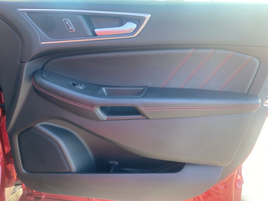 Used 2022 Ford Edge ST-Line image 18