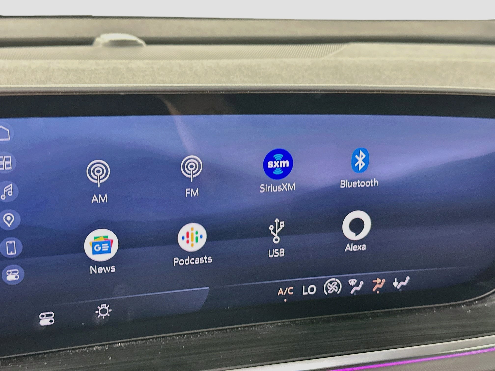 Used 2024 Buick Envision Preferred AWD/4WD image 21
