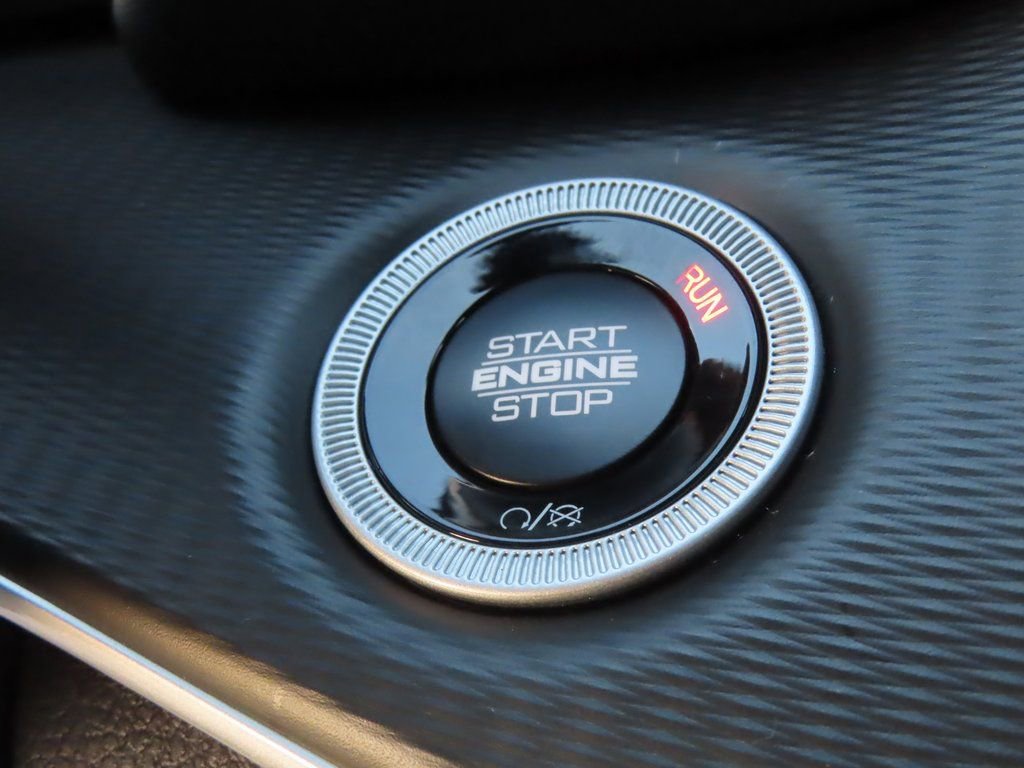 New 2025 Jeep Grand Cherokee Limited w/ Luxury Tech Group II image 12