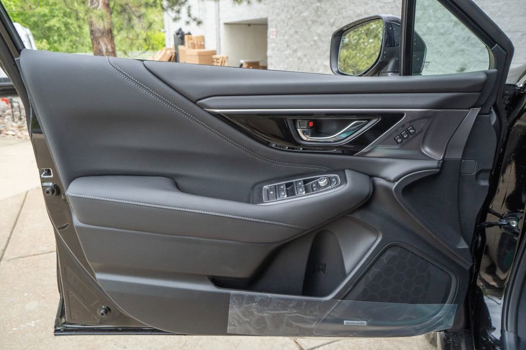 Used 2025 Subaru Outback Touring w/ Popular Package #2 image 7