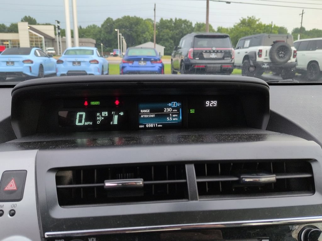 Used 2017 Toyota Prius V Two FWD image 8