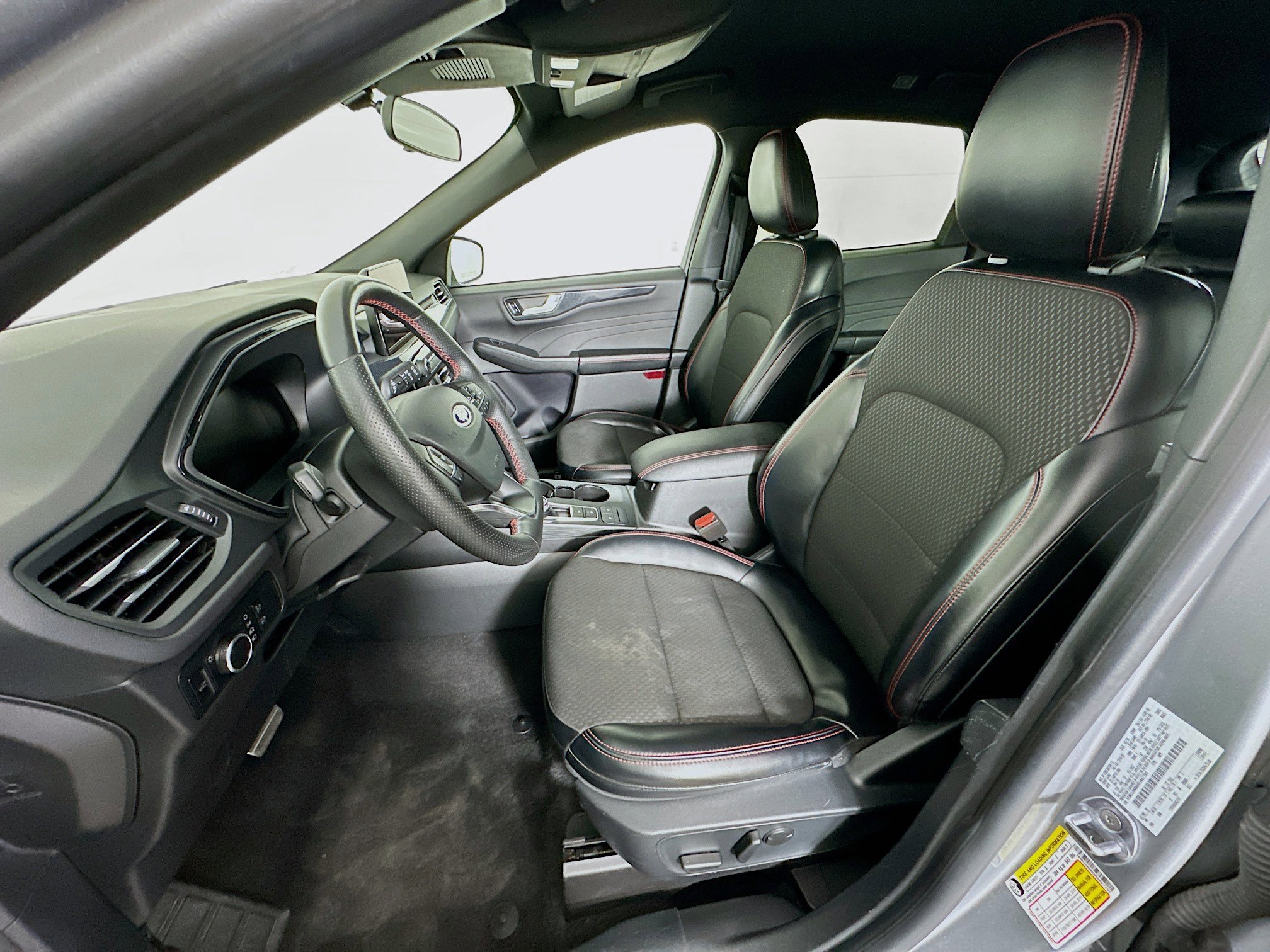 Used 2024 Ford Escape ST-Line image 13