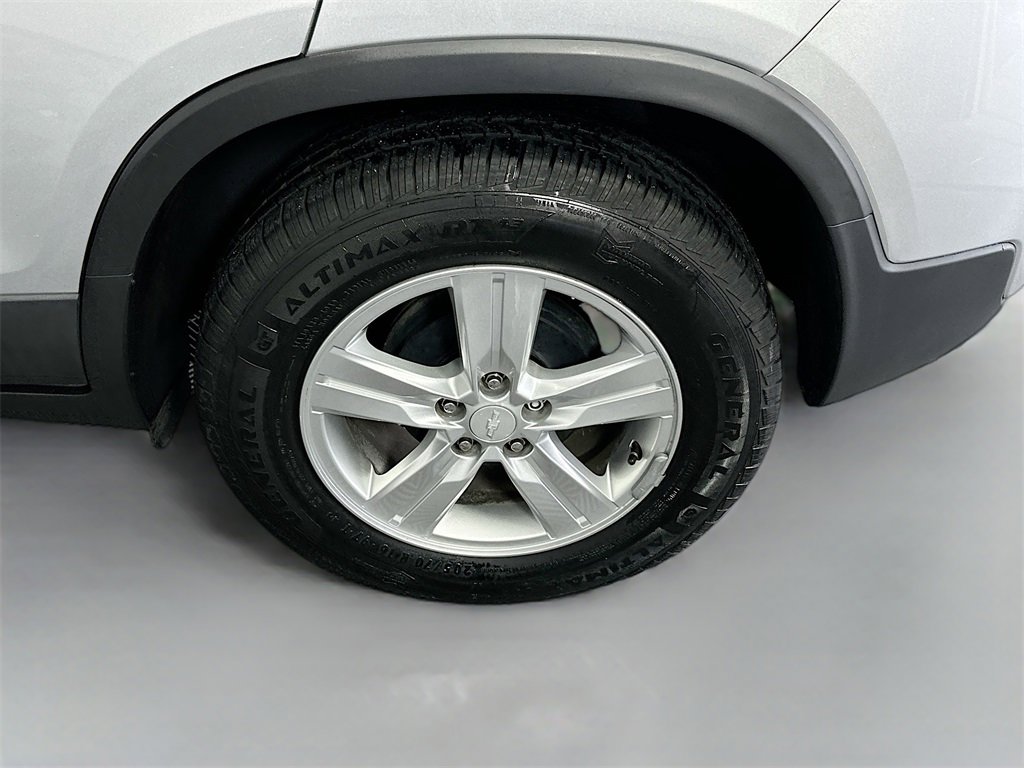 Used 2020 Chevrolet Trax LS w/ Tint and Cruise Package image 28