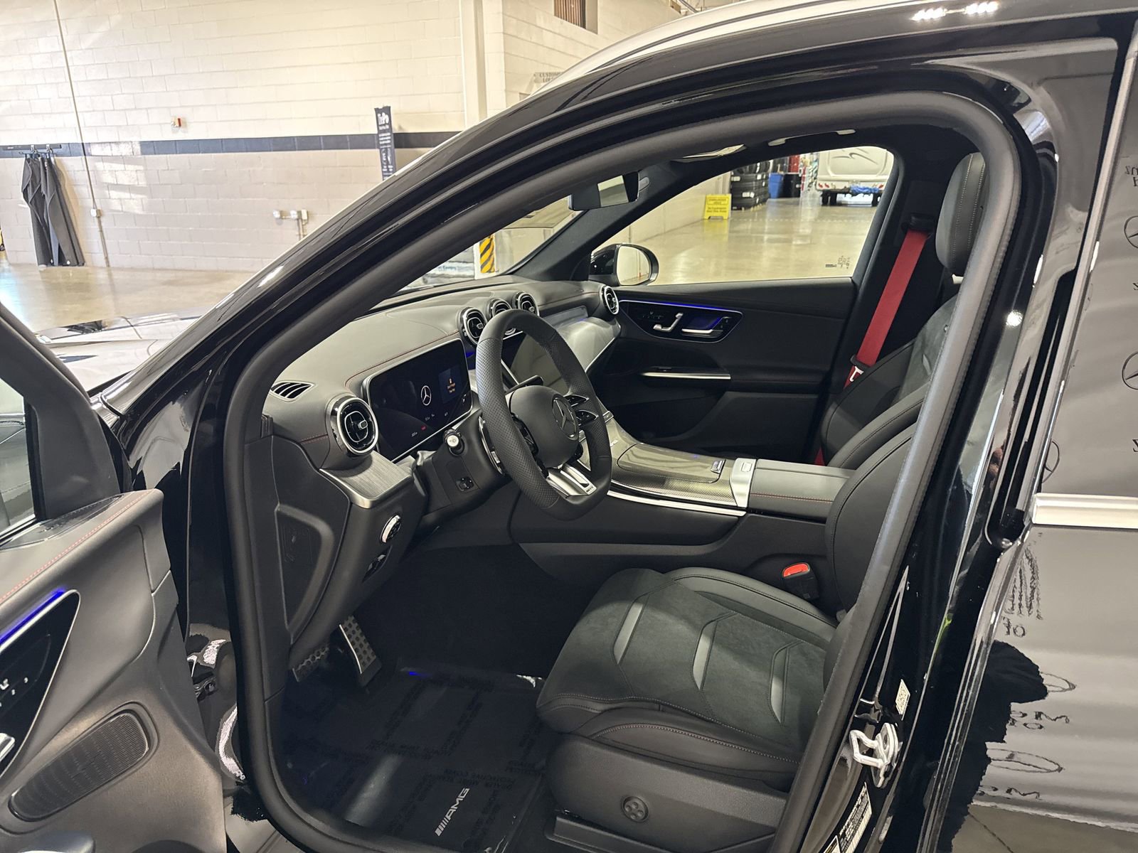 New 2025 Mercedes-Benz GLC 43 AMG 4MATIC image 7