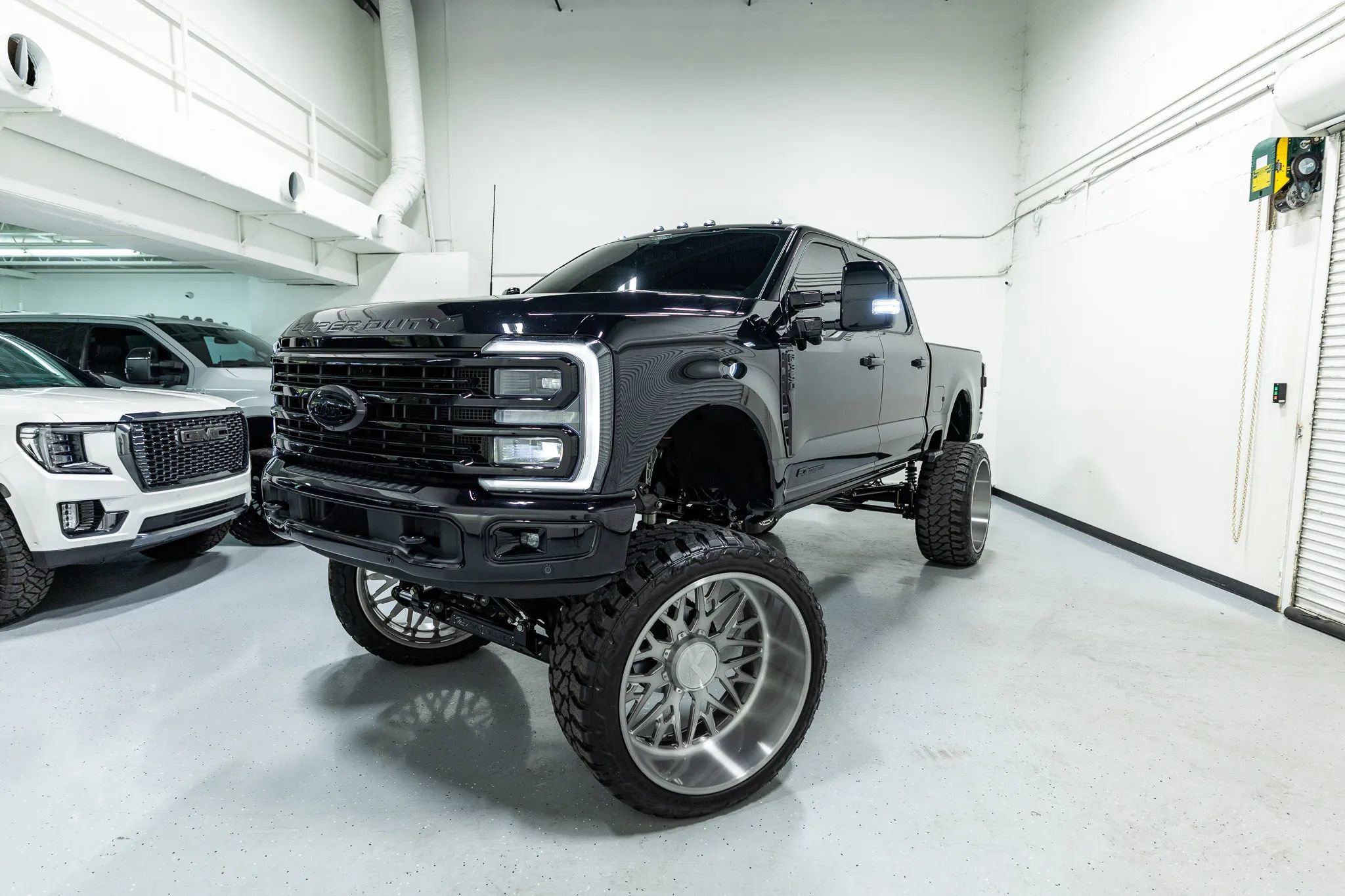Used 2024 Ford F350 Platinum image 6