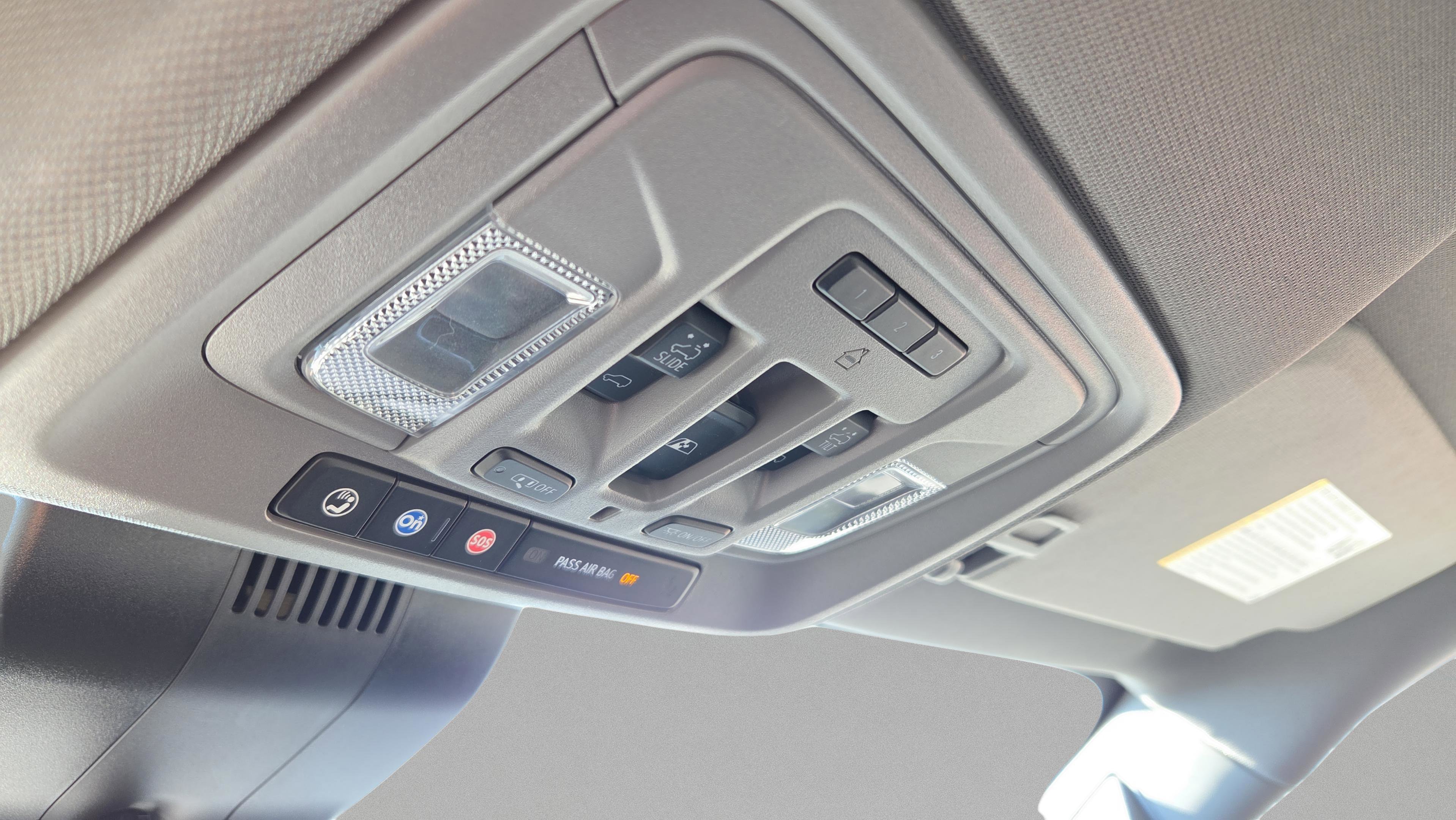 Used 2024 Chevrolet Silverado 2500 LTZ w/ LTZ Premium Package image 33