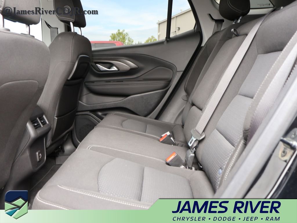 Used 2022 GMC Terrain SLE FWD image 17