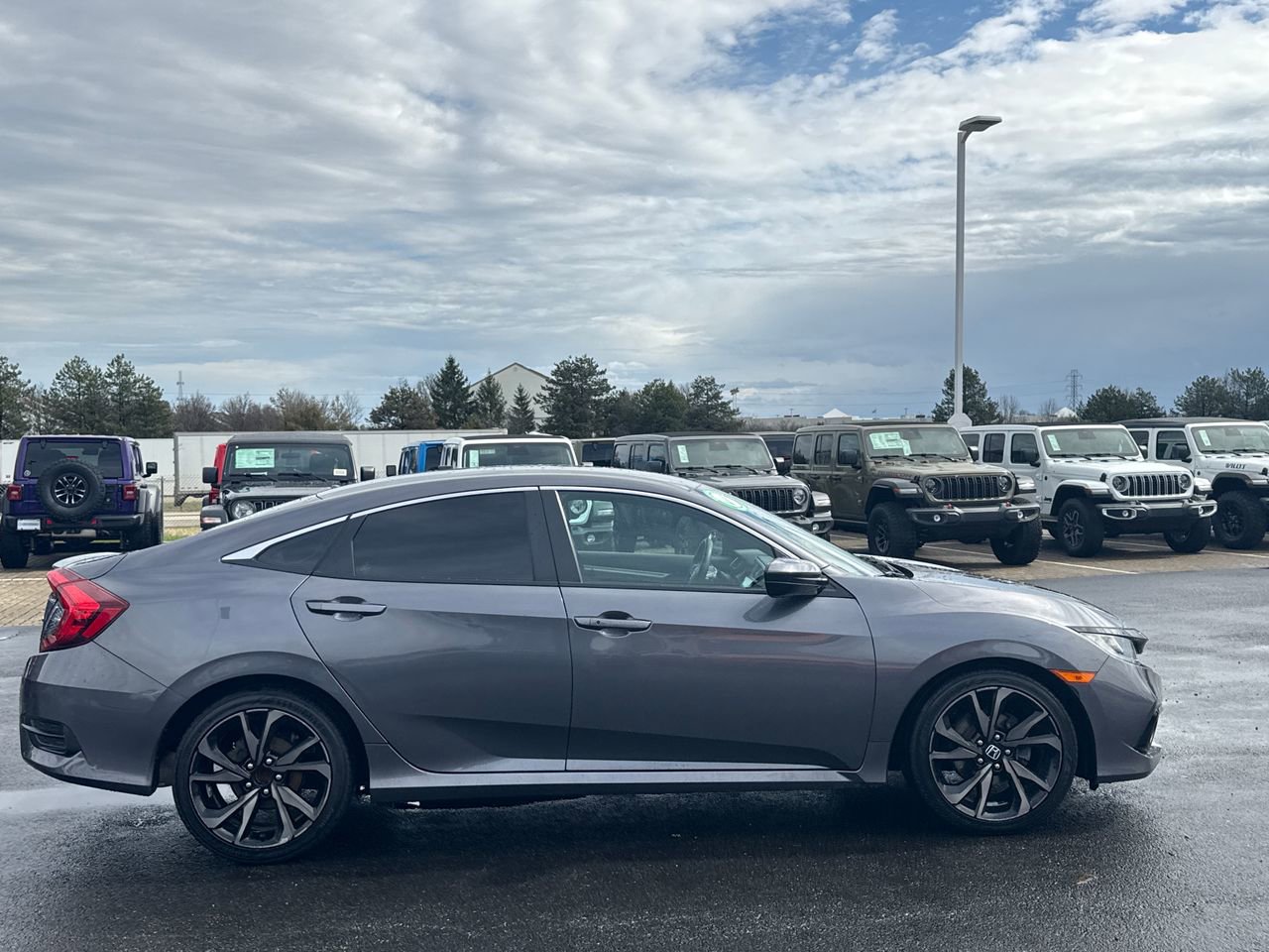 Used 2019 Honda Civic Sport image 2
