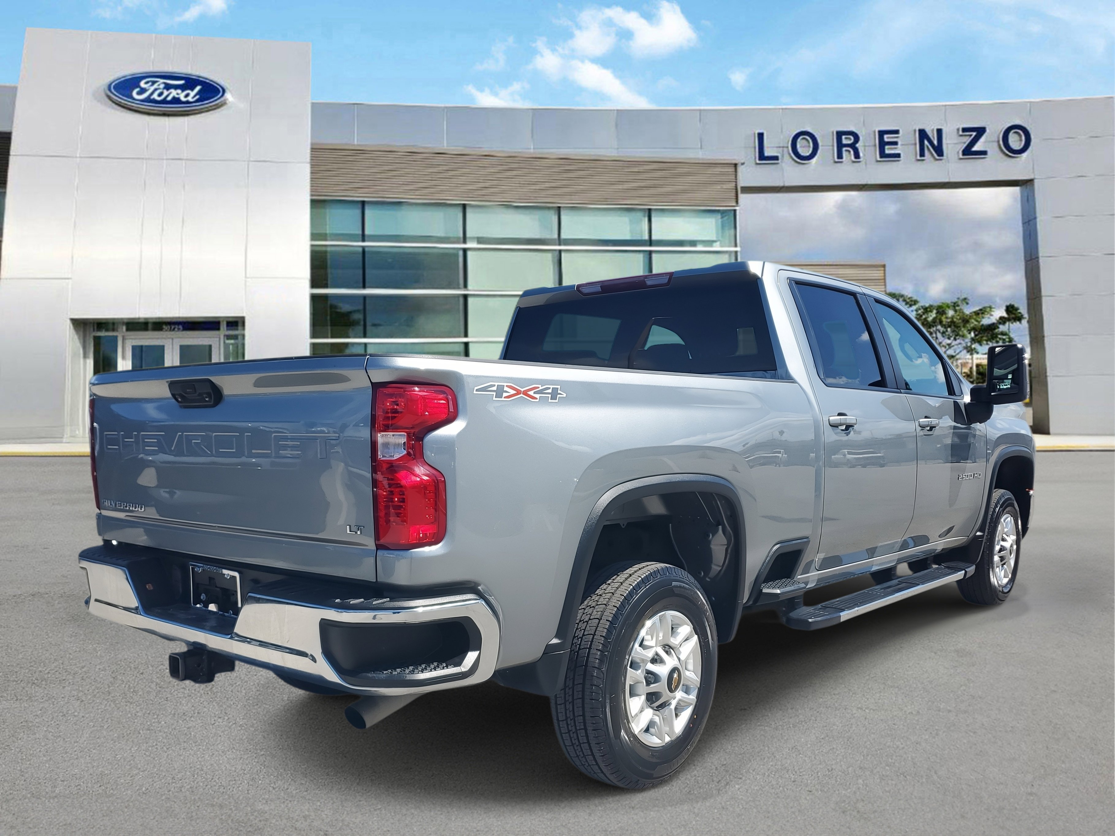 Used 2024 Chevrolet Silverado 2500 LT image 5