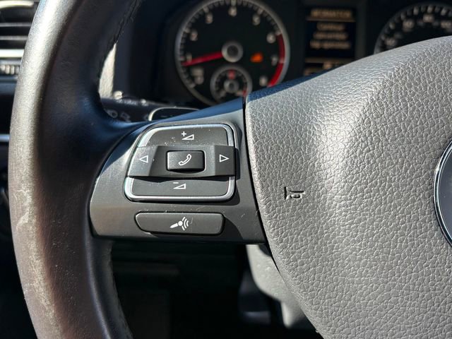 Used 2013 Volkswagen Eos image 23