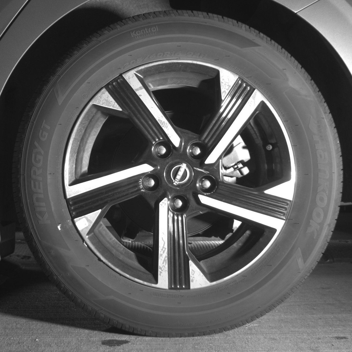 Used 2025 Nissan Sentra SV FWD image 14