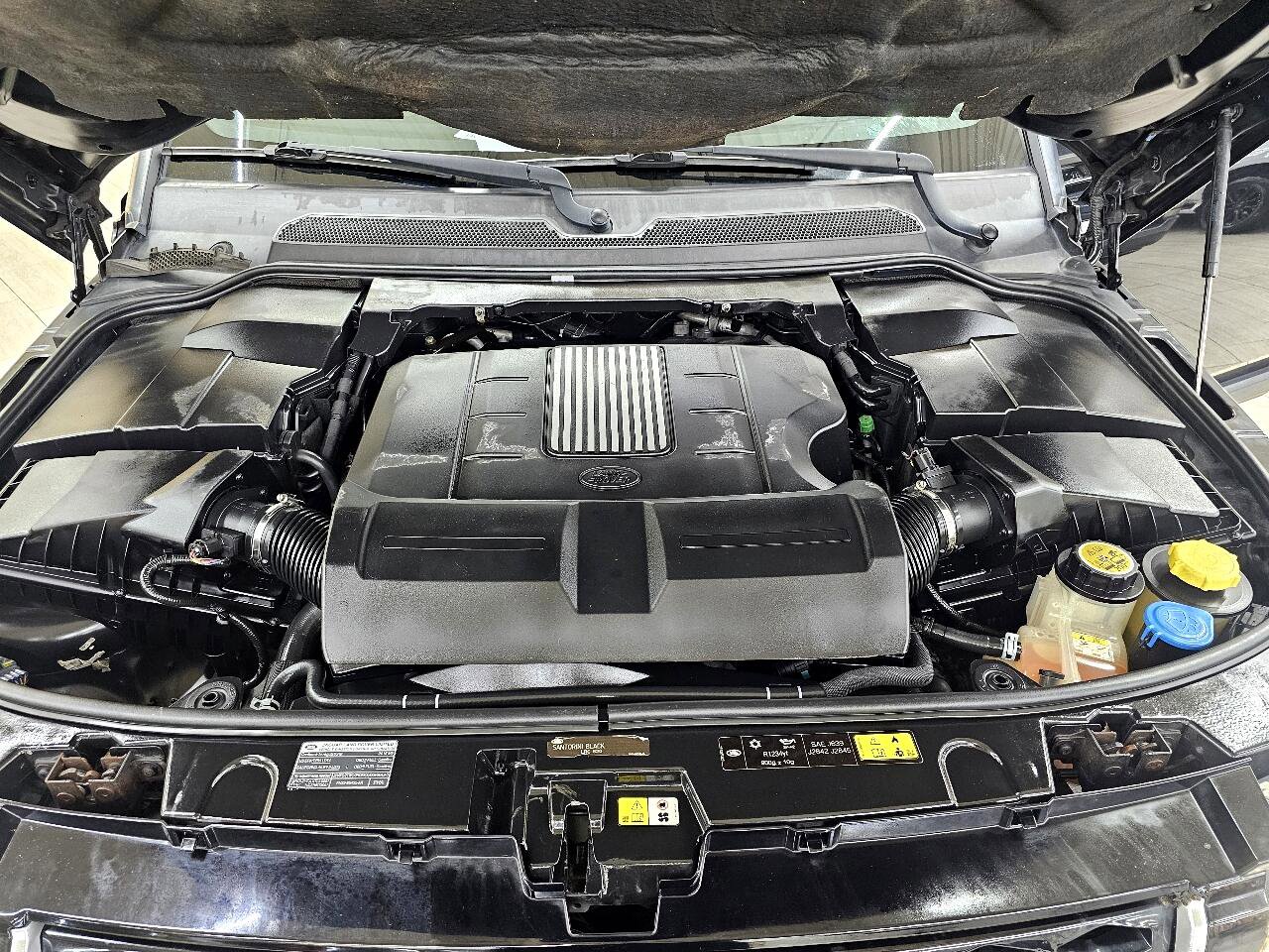 Used 2016 Land Rover LR4 HSE LUX image 43