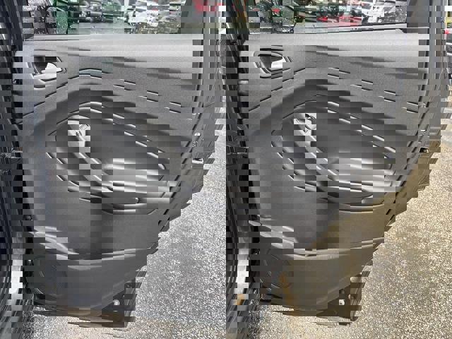 Used 2019 Ford Escape SE image 14