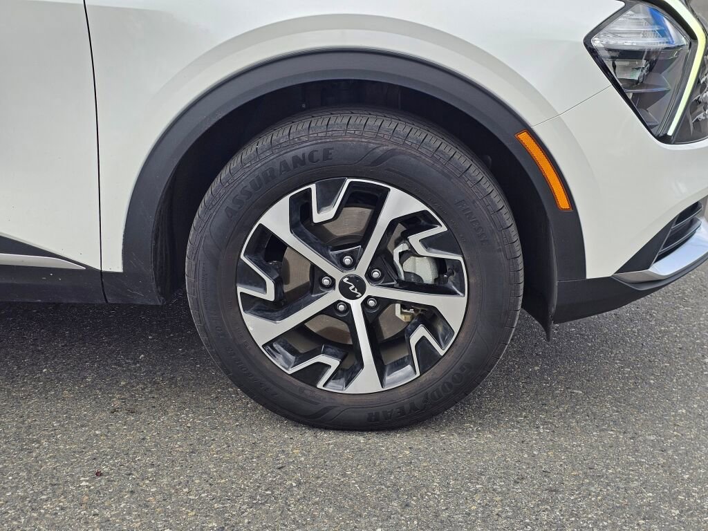 Used 2023 Kia Sportage EX AWD/4WD image 9