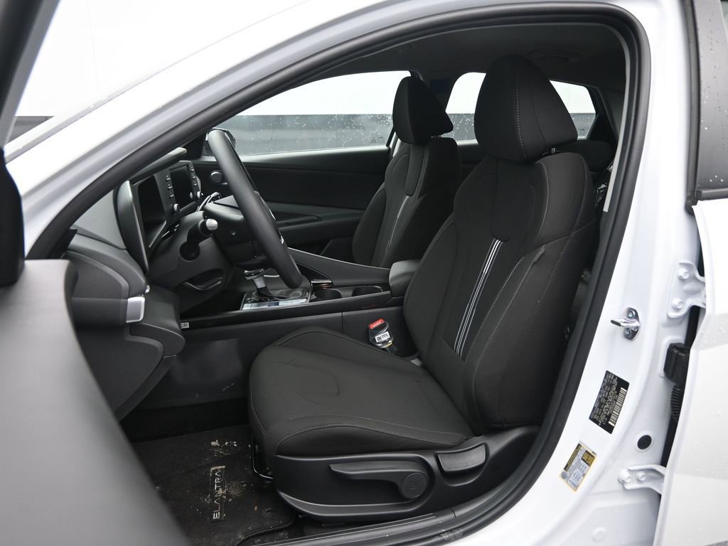 New 2026 Hyundai Elantra Blue image 24