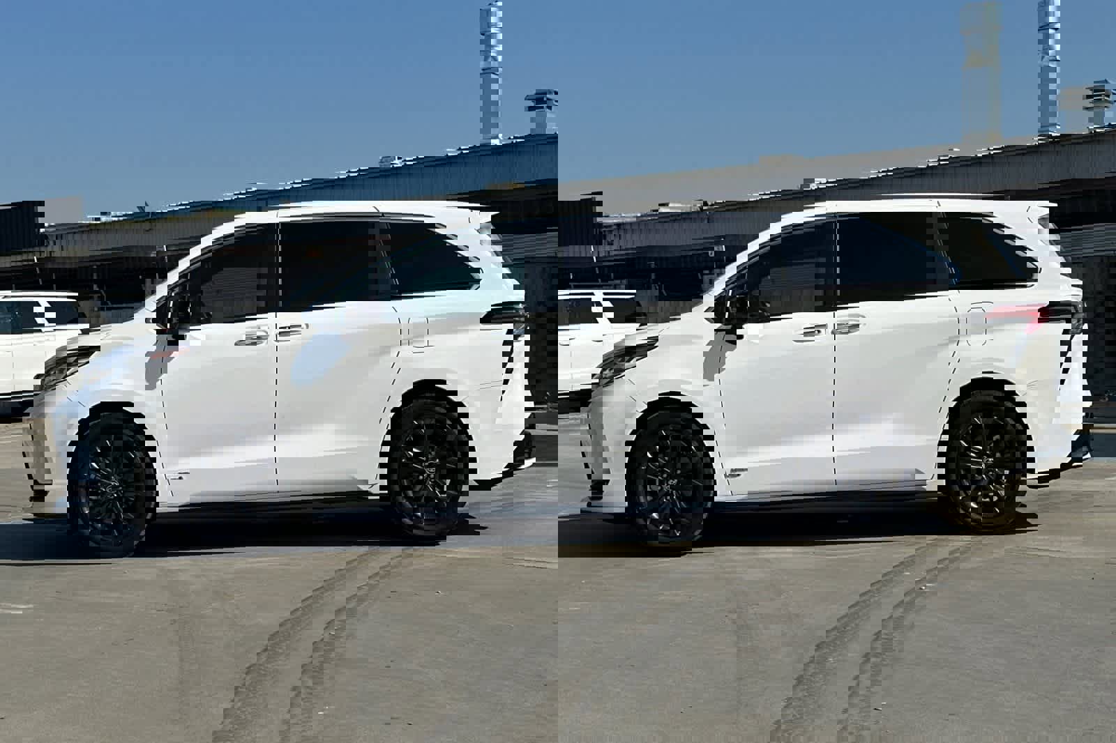 Used 2021 Toyota Sienna XSE image 6