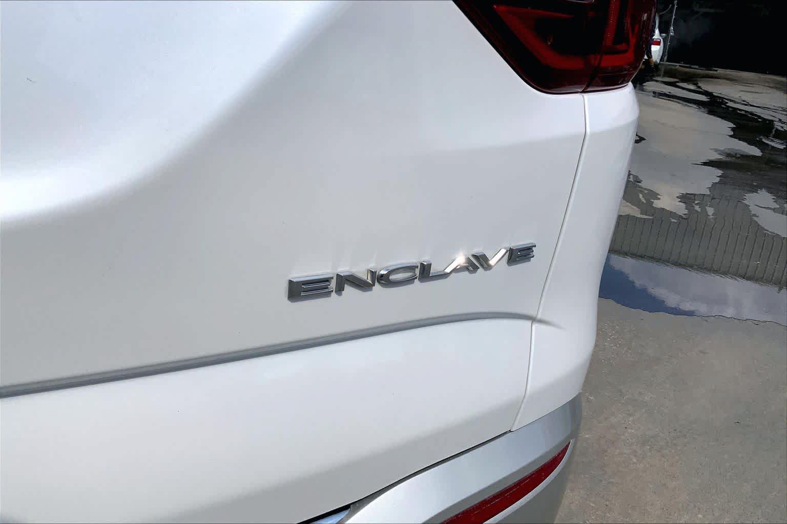 Used 2018 Buick Enclave Premium w/ Experience Buick Package FWD image 10