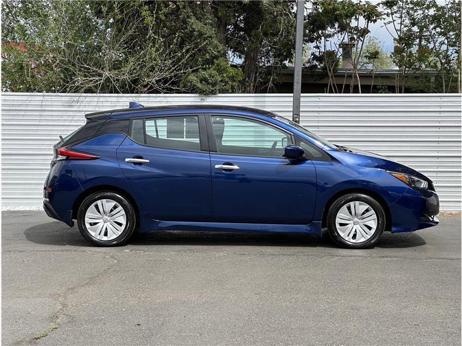 Used 2024 Nissan Leaf S FWD image 9