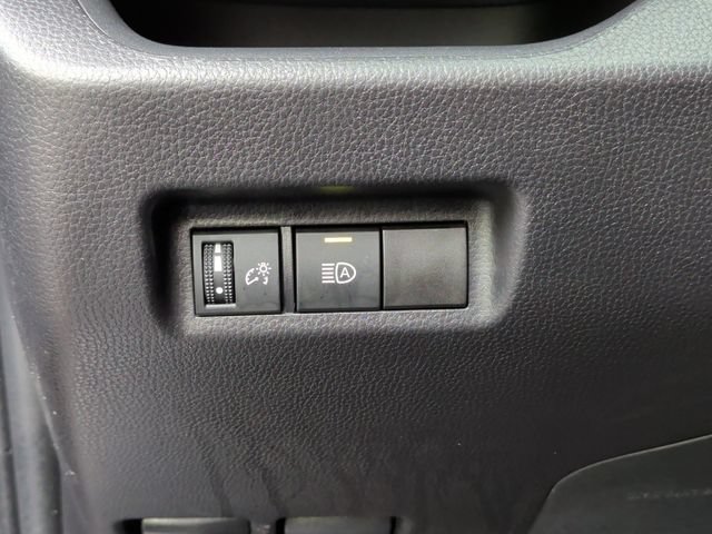 Used 2025 Toyota RAV4 XLE FWD image 29