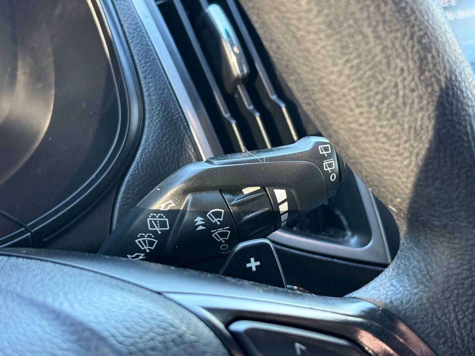 Used 2017 Ford Edge SE image 40