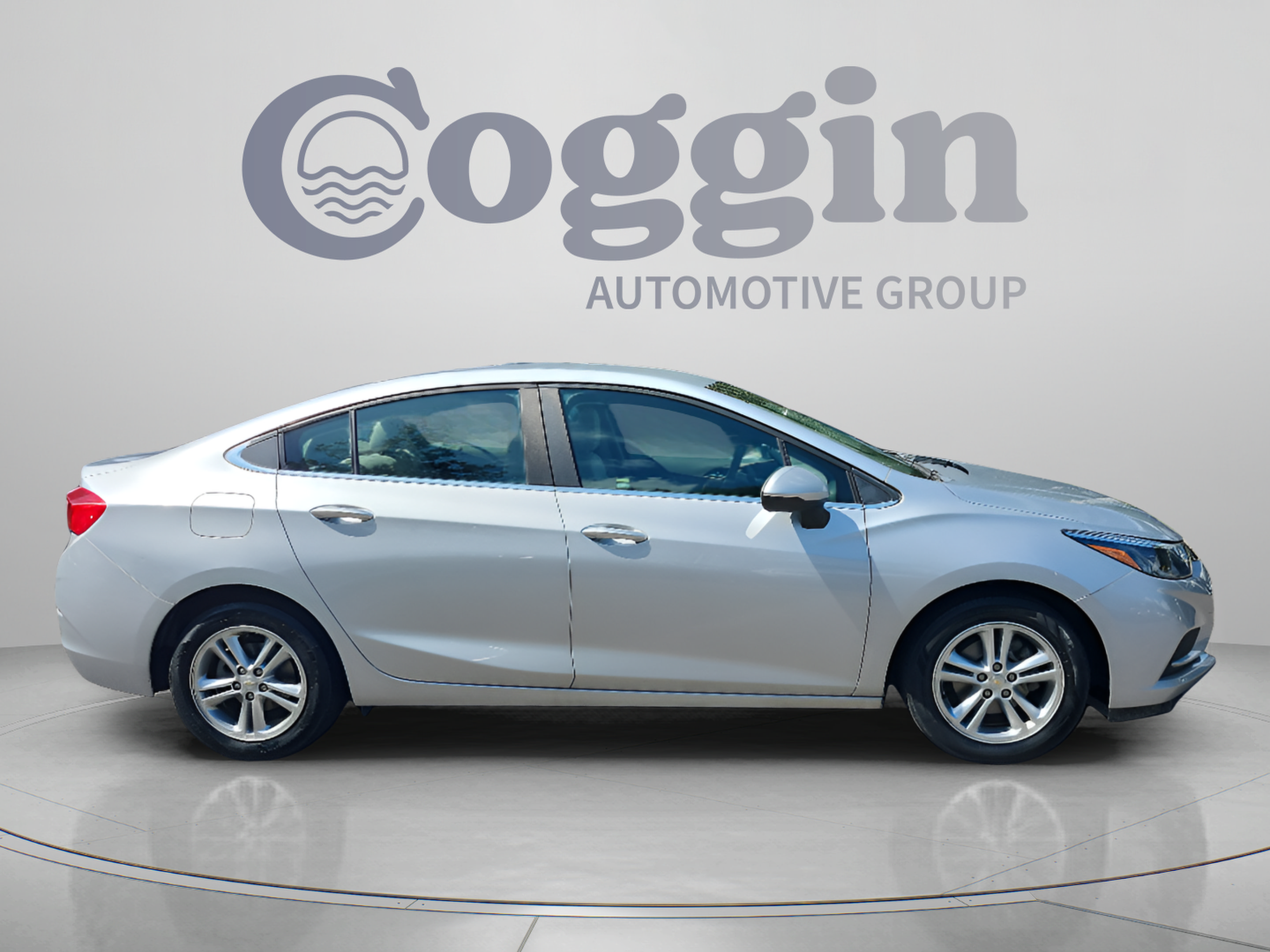 Used 2017 Chevrolet Cruze LT FWD image 6