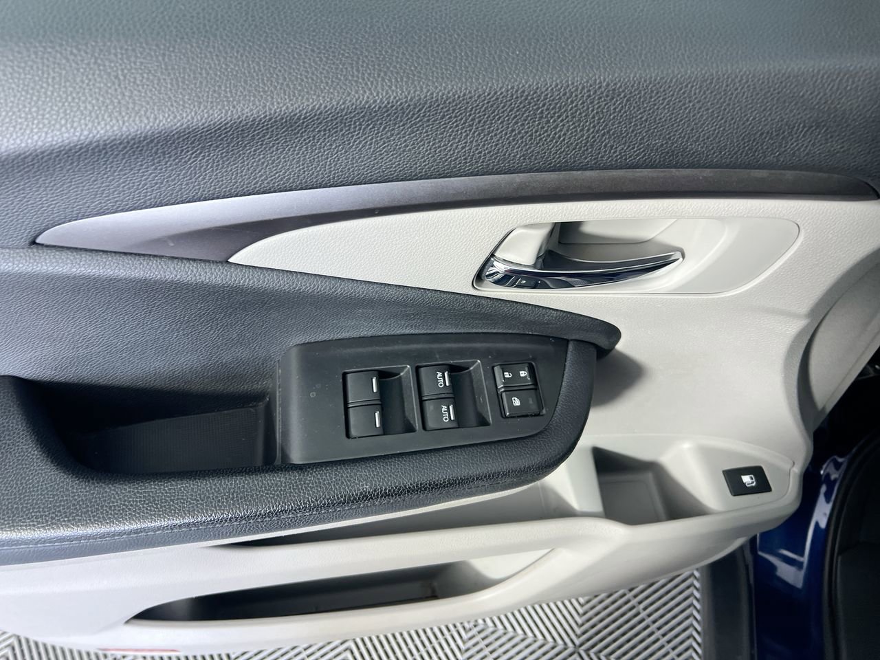 Used 2017 Honda Pilot EX image 13