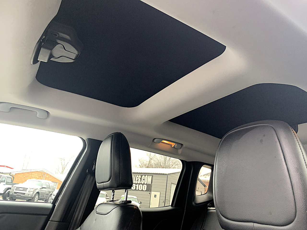 Used 2017 Jeep Renegade Limited image 26