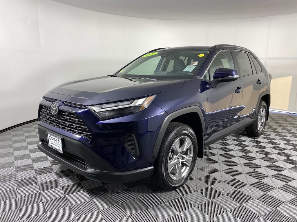Used 2025 Toyota RAV4 XLE w/ Convenience Package AWD/4WD image 4