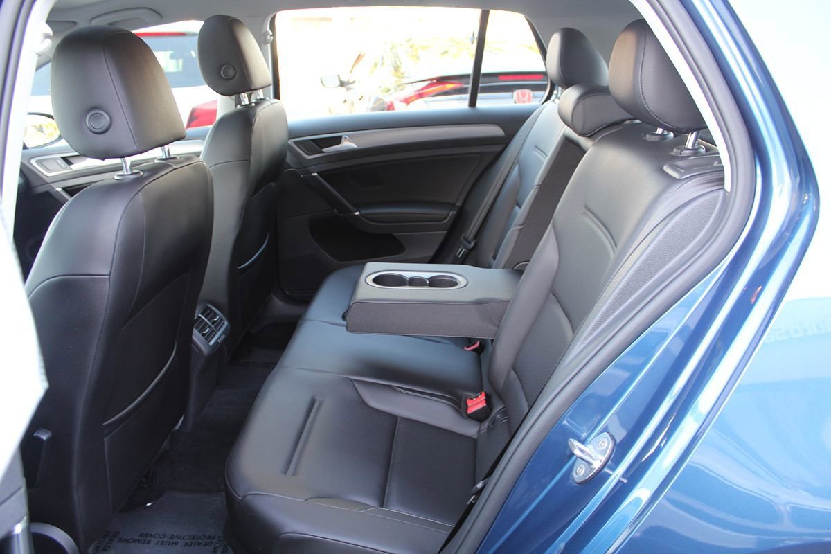 Used 2017 Volkswagen Golf Wolfsburg Edition FWD image 24