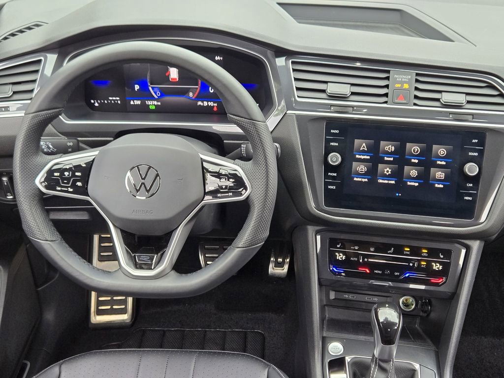 Used 2024 Volkswagen Tiguan SE R-Line AWD/4WD image 34