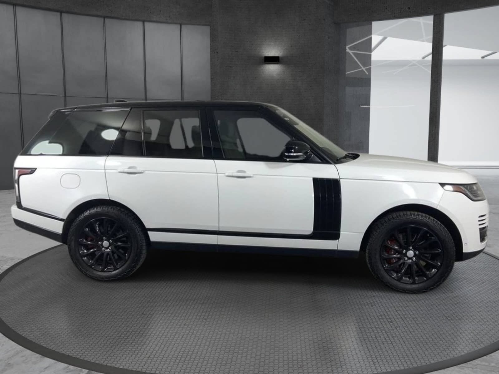 Used 2019 Land Rover Range Rover HSE AWD/4WD image 3