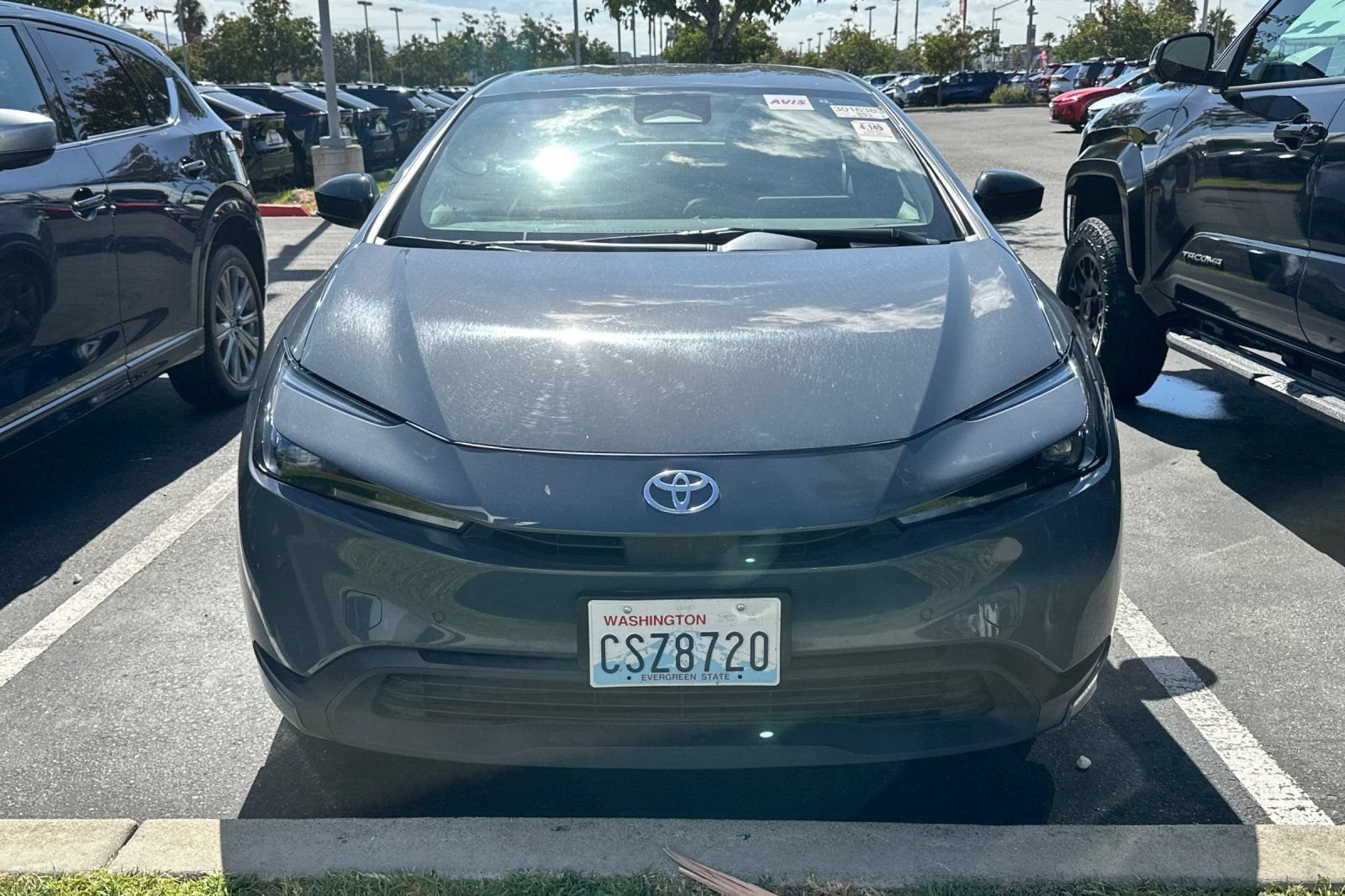Used 2025 Toyota Prius LE FWD image 3
