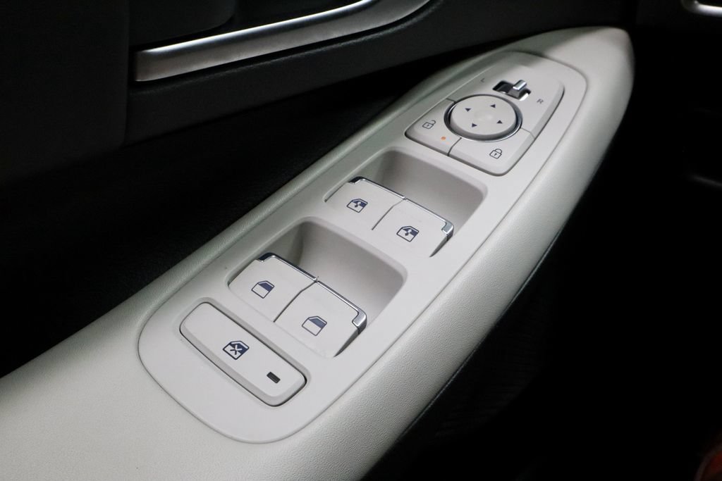 Used 2025 Hyundai Sonata SEL FWD image 25
