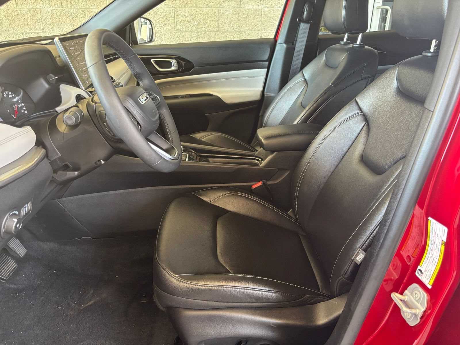 Used 2025 Jeep Compass Limited AWD/4WD image 28