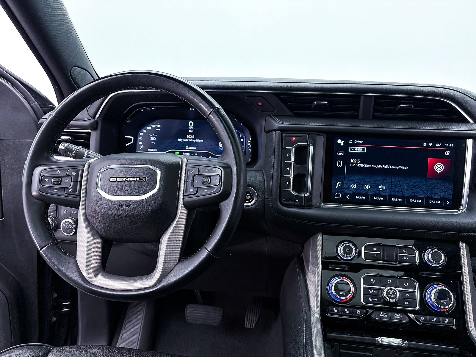 Used 2023 GMC Yukon XL Denali AWD/4WD image 6