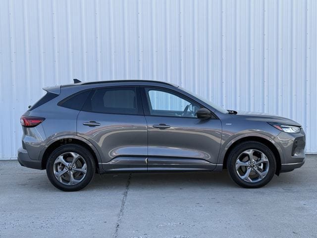 Used 2024 Ford Escape ST-Line image 3