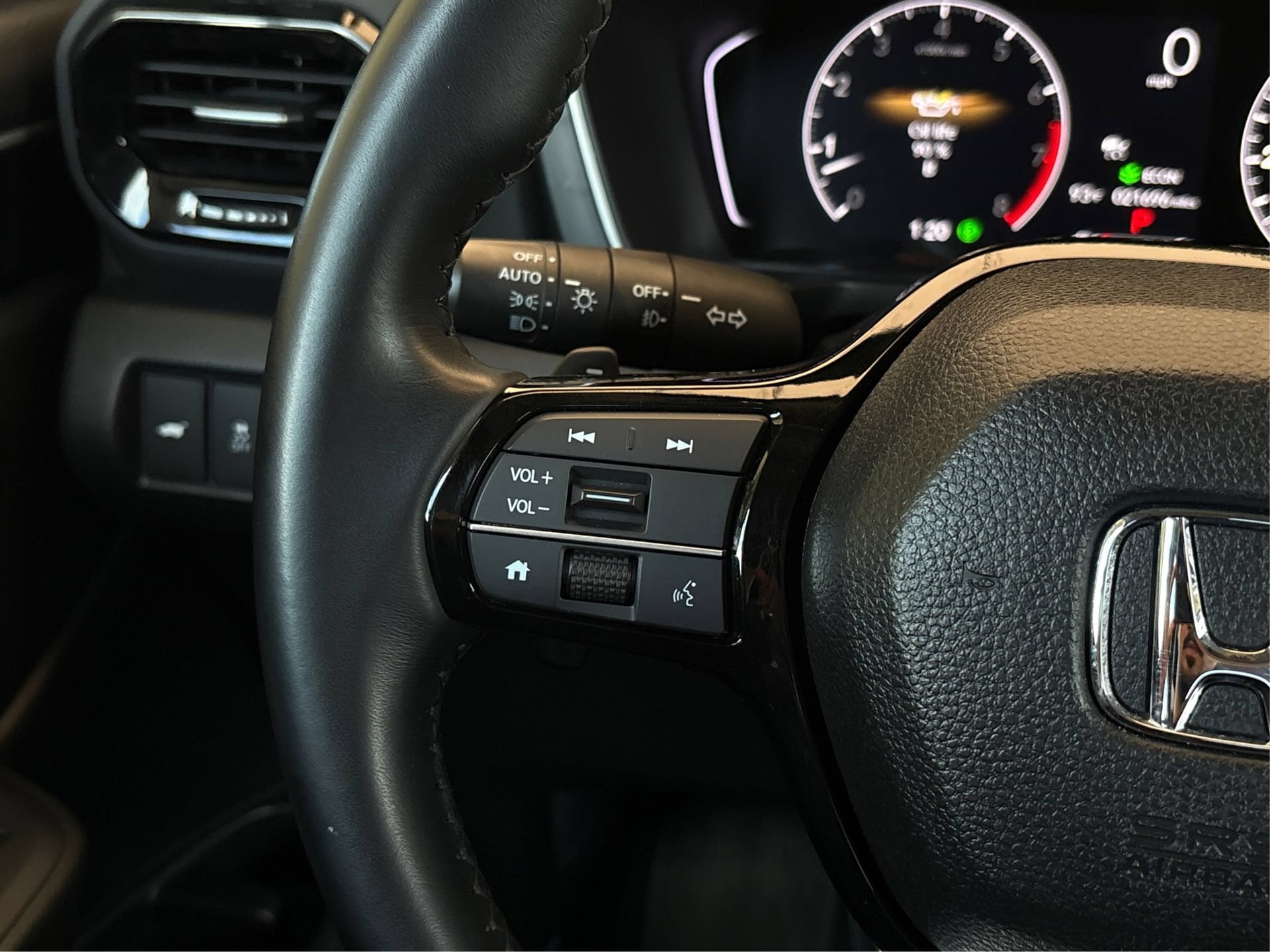 Used 2025 Honda Pilot Touring image 26