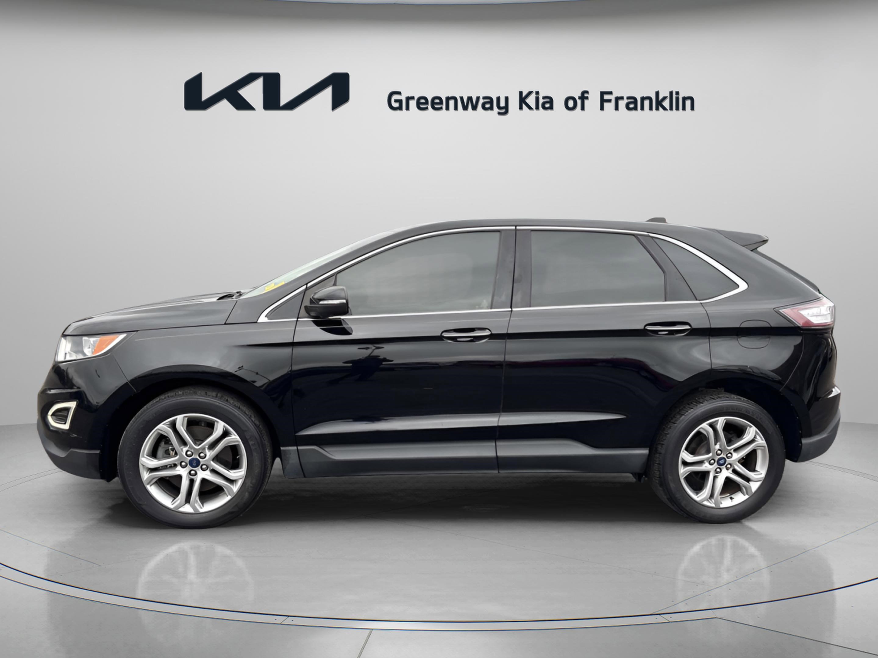 Used 2018 Ford Edge Titanium w/ Equipment Group 301A image 4