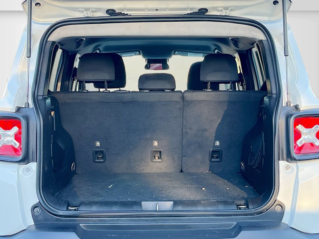 Used 2023 Jeep Renegade Latitude image 24