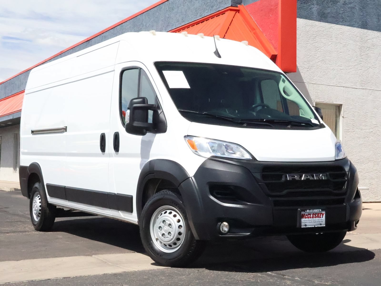Used 2025 RAM ProMaster 2500 w/ Convenience Group FWD image 2