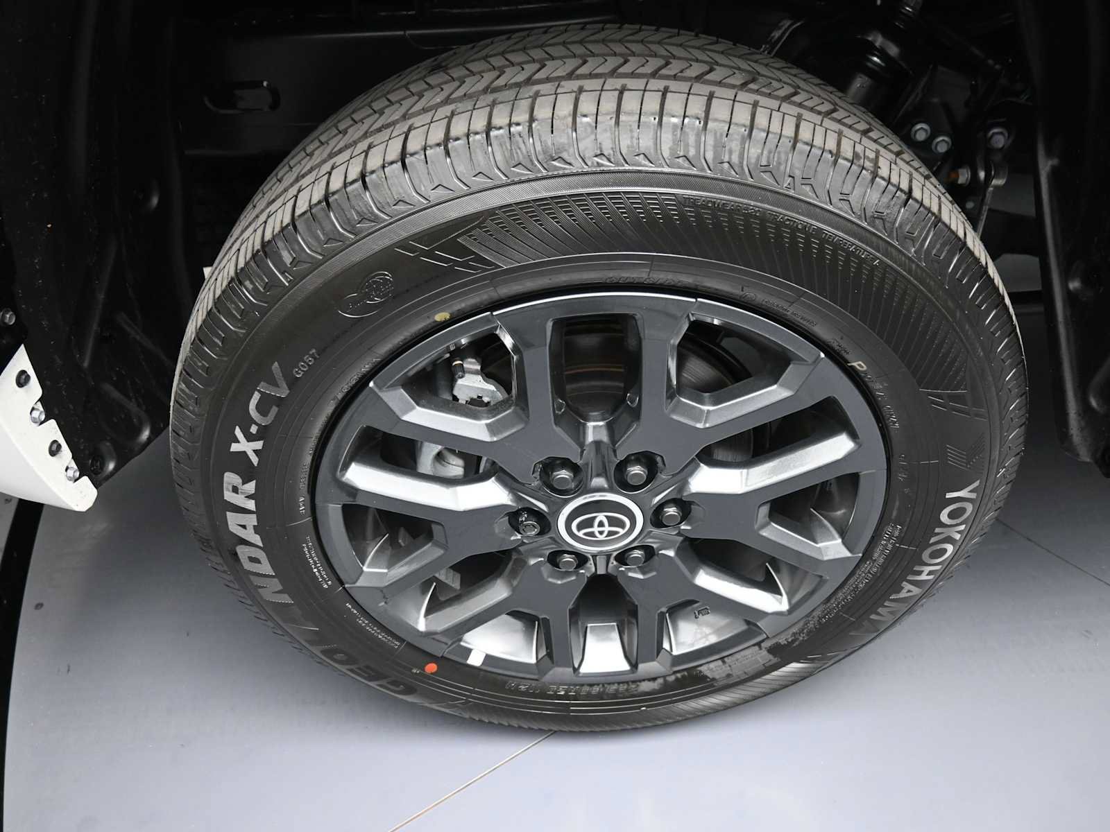 New 2024 Toyota Tundra Platinum AWD/4WD image 12