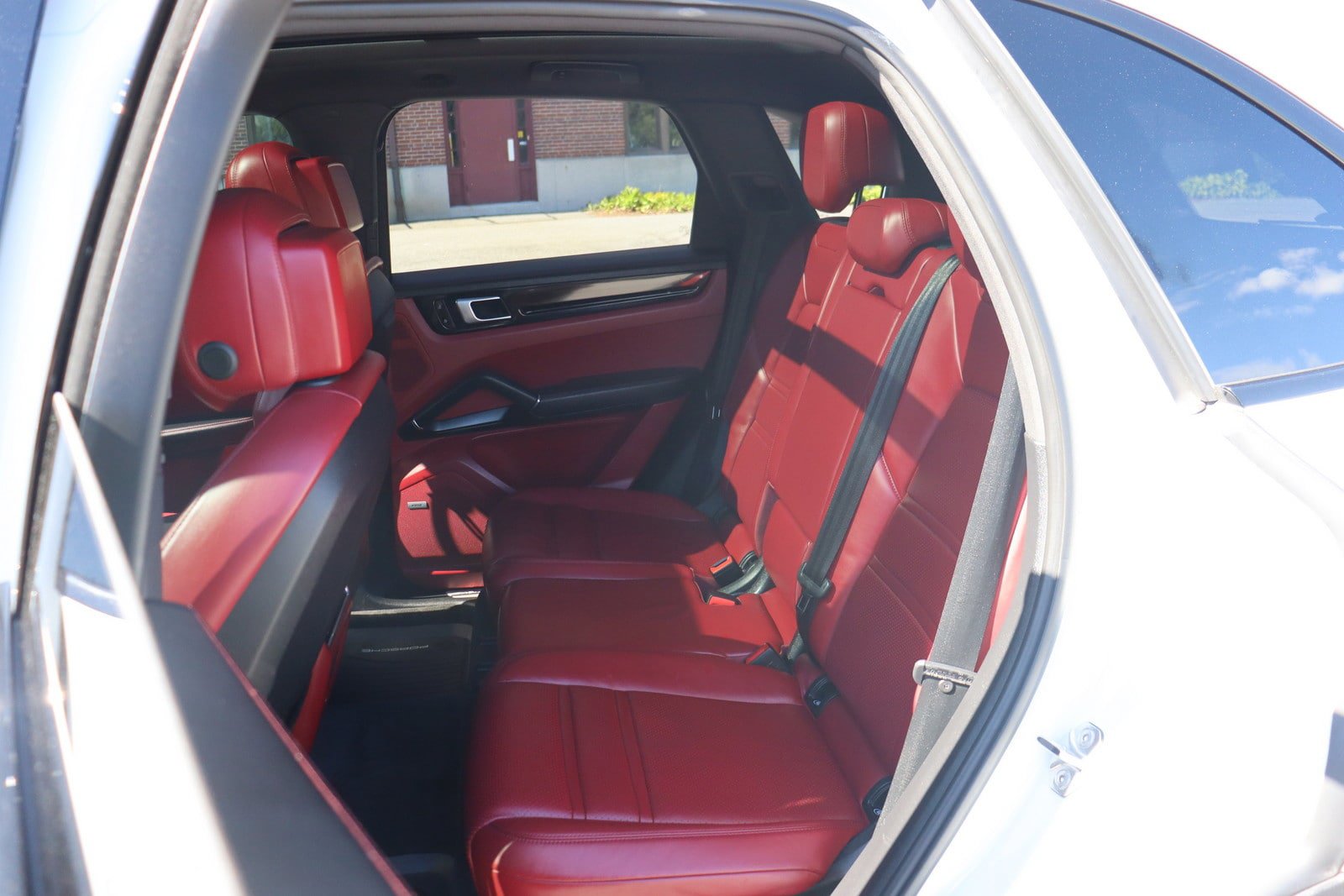 Used 2019 Porsche Cayenne S w/ Premium Plus Package AWD/4WD image 14