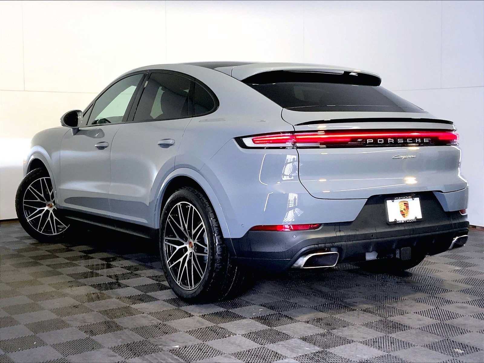 New 2026 Porsche Cayenne Coupe AWD/4WD image 3