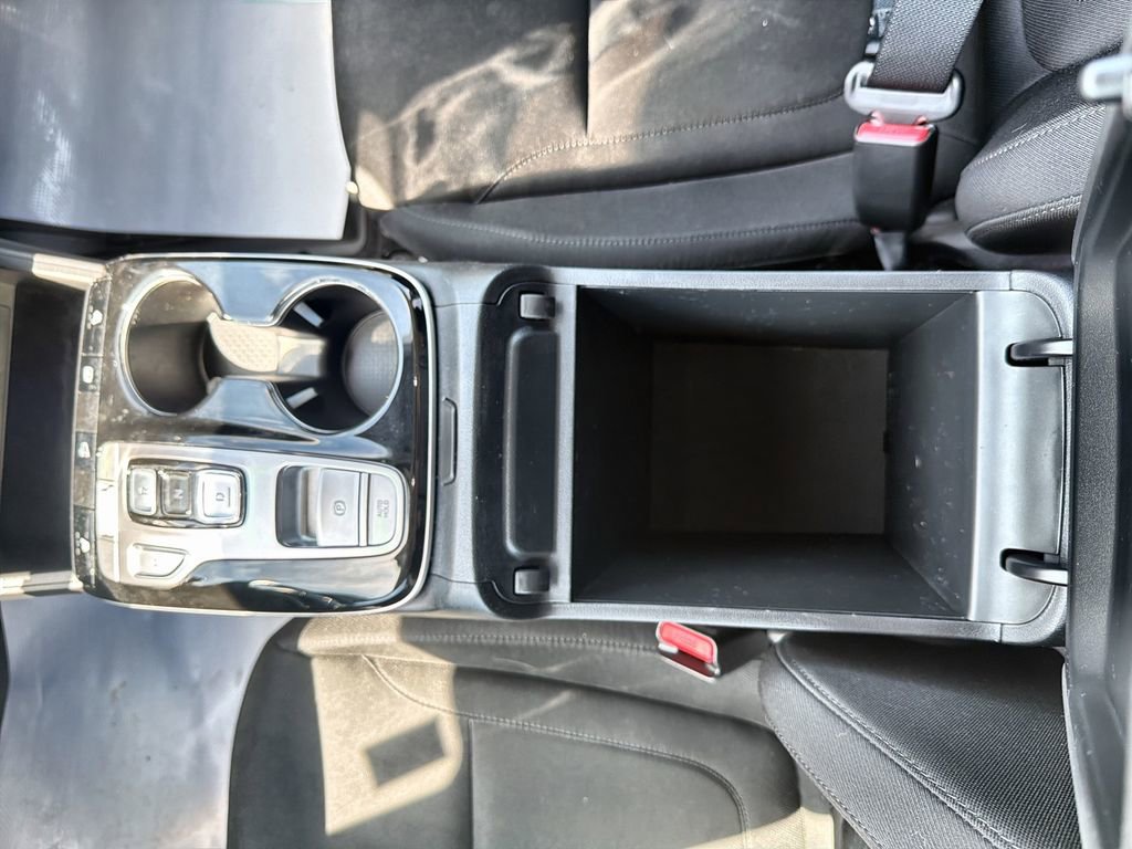 Certified 2022 Hyundai Tucson SEL w/ Cargo Package AWD/4WD image 33