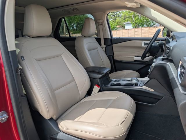 Used 2022 Ford Explorer XLT w/ Equipment Group 202A image 25