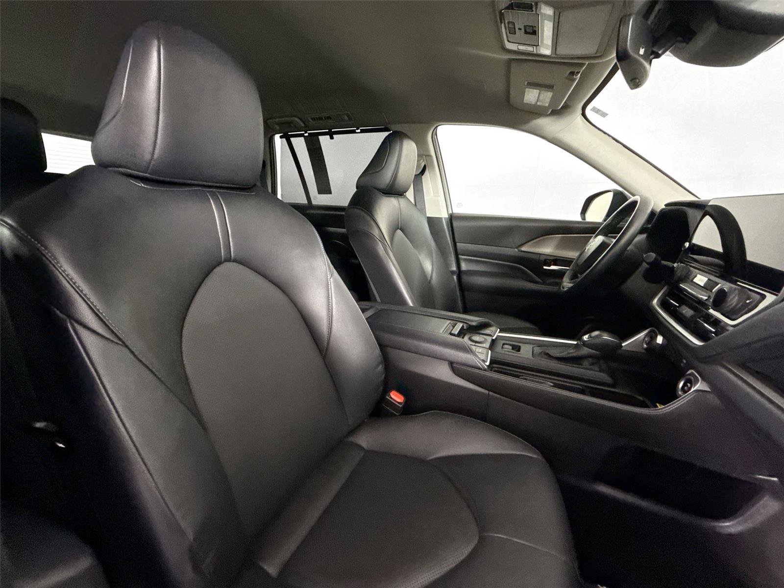 Certified 2025 Toyota Grand Highlander FWD image 42
